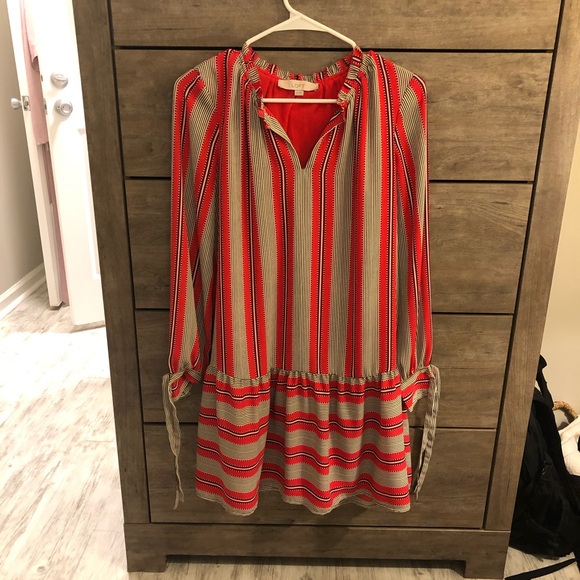 LOFT Dresses & Skirts - LOFT Flounce Dress